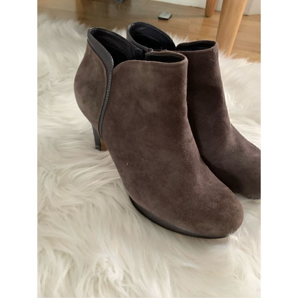 Clark’s brown booties size 6 fits like 6.5